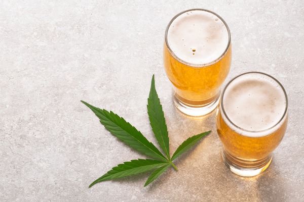 Mixing Weed with Alcoholic Drink